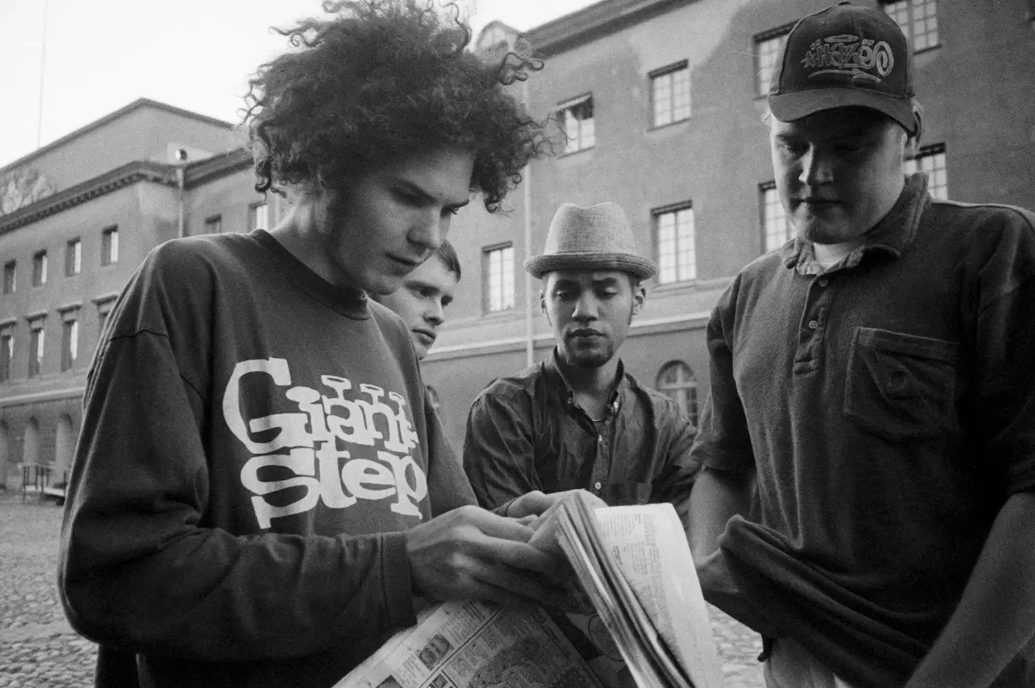 Reading the festival press, Östra Stallet 1998